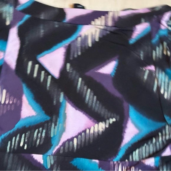 Women’s Attention Multicolor V-Neck Blouse, Size M, Short Sleeve, Stretchy, Cute - Picture 11 of 16